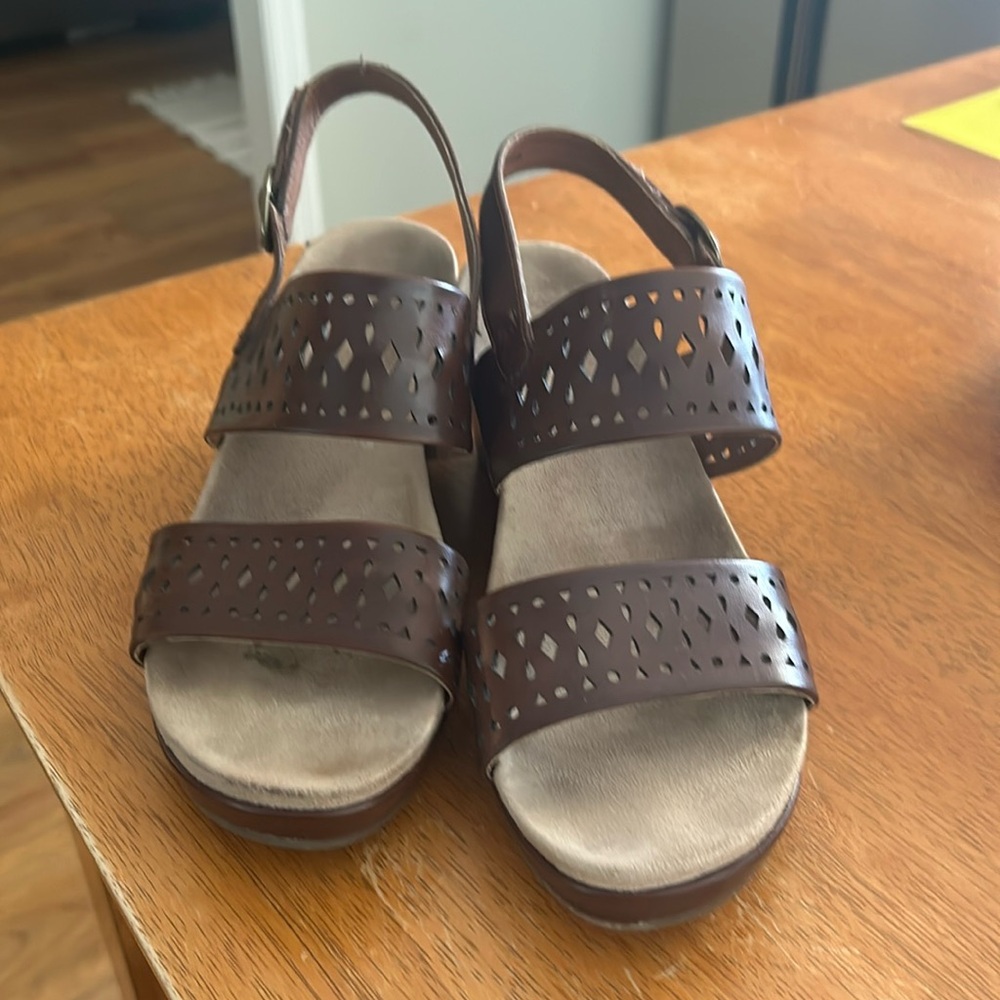 Brown wedges